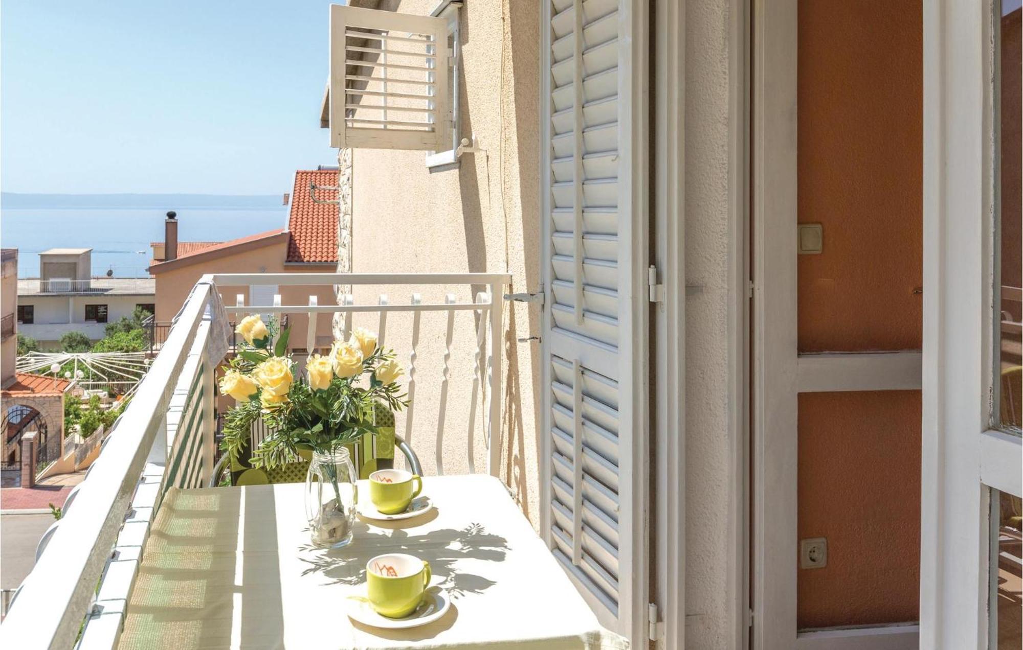 Awesome In With Kitchen Leilighet Makarska