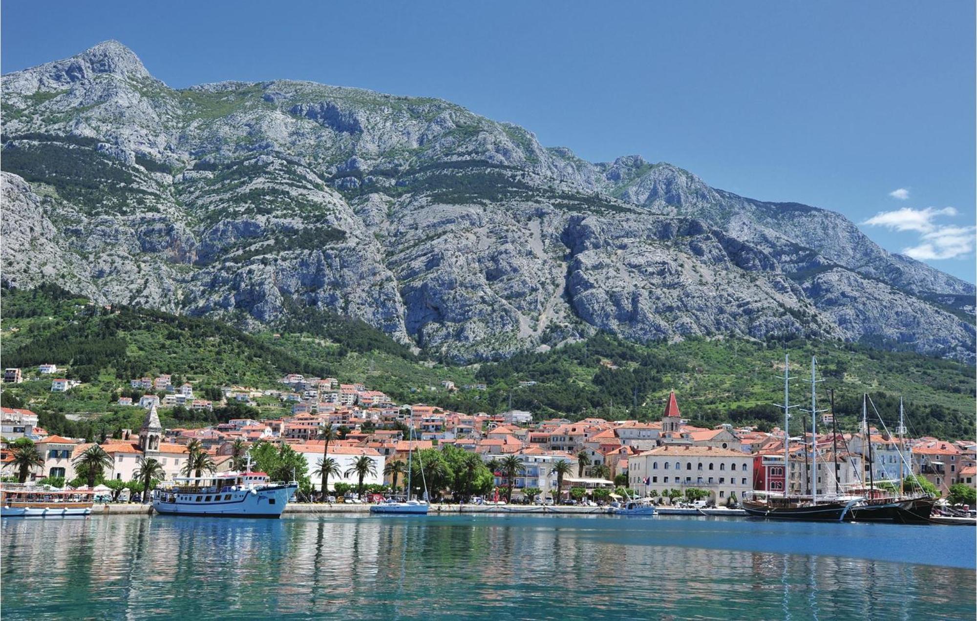 Leilighet Awesome In With Kitchen Makarska